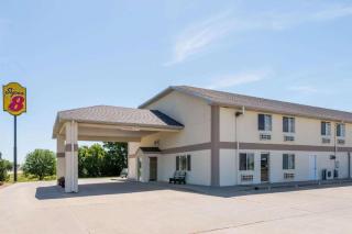 Super 8 By Wyndham Beloit - Beloit - 0