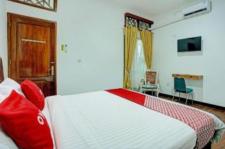 OYO 92990 Nena Kostel Syariah - Padang - 0