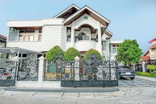 OYO 92990 Nena Kostel Syariah - Padang - 7