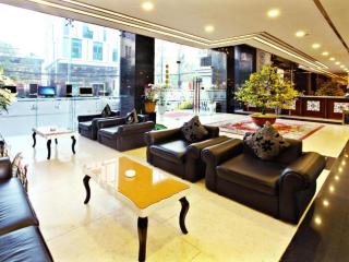 Golden Crown Hotel Saigon - Ho Chi Minh - 9
