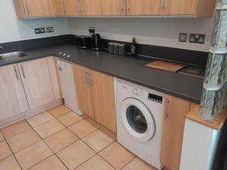 City Centre Apartment with Parking - Southampton - 1