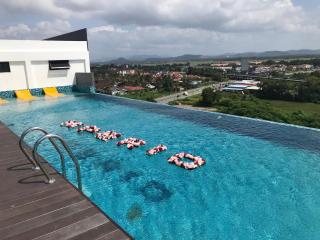 Homie STUDIO - 1 room with kitchen, dining table, sofa, TV with pool and free wifii 500 meter dari Hospital Sultanah Bahiyah Alor Setar Kedah - Alor Setar - 6