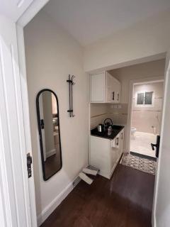 استديو هادي وانيق بحي المصيف 21 - 9