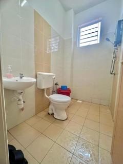 Amira Dihatiku Rumah teres 500 meter dari Hospital Sultanah Bahiyah Alor Setar Kedah, 4 bilik aircond dan free wifi - Alor Setar - 1