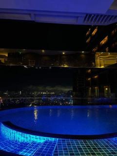 Premium Suite with Balcony at Gramercy, Makati Manila - Manila - 1