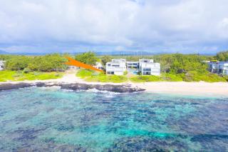 White&Blue Beachfront Luxury Poste Lafayette - 2