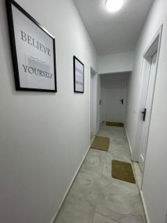 Cozy 3 Bedroom 2 Bathroom Apartment In New Cairo 3 - 4