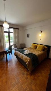 Retro City Center Gem by ARPA Hospitalities - 0