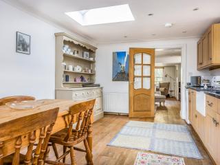 Charming Chichester Home w Garden Pass The Keys - Chichester - 3