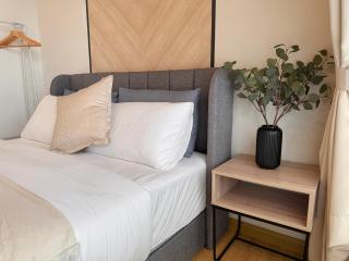 Cozy Beachfront Seaview with 2 CarParks FOC Netflix Access and YouTube Premium 3Beds3Bath 6-11pax by Minshuku - Johor Bahru - 5