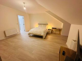 King Room with Ensuite in Dublin - Clondalkin - 1