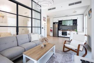 Socio Tower1 - Dubai Hills Modern Urban Retreat in the City by Serenity Living Holiday Homes - Dubai - 6