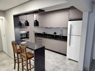 Amplo apartamento na quadra mar - 6
