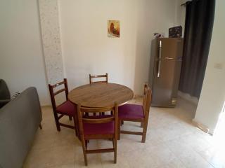 2BR Townhouse, with backyard - 871 - 7