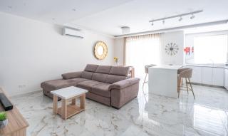 Modern & Luxurious apartment - Prime Location - St Paul's Bay - 9