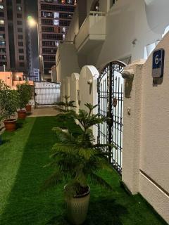 Lunar Beach Hostel - Abu Dhabi - 0