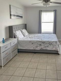 Grand Twin Oasis 6BR Near Beach & Attractions - 5