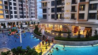 K-Avenue with PS5 and Pool View by JH Project - Kampong Tangihan - 0