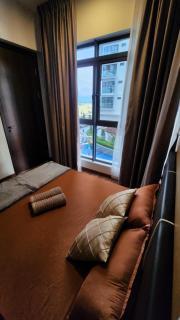 K-Avenue with PS5 and Pool View by JH Project - Kampong Tangihan - 5