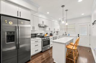 Federal Hill Luxury with Parking & Harbor View Rooftop - Fells Point - 9