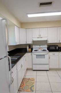 699 BEACH OASIS,WALK,BIKE TO BEACH, FENCED BACKYARD, Large Driveway - 6
