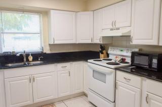 699 BEACH OASIS,WALK,BIKE TO BEACH, FENCED BACKYARD, Large Driveway - 5
