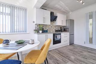 Rayleigh Weir - Luxury 3 bedroom house with games room - Rayleigh - 9