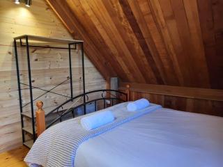 Mt Elephant Bush Retreat - Gray - - 9