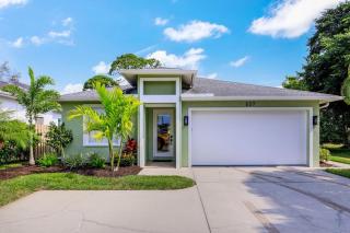 Spacious Beautiful 4 Bed 3 Bath Pool Near Beach - 9