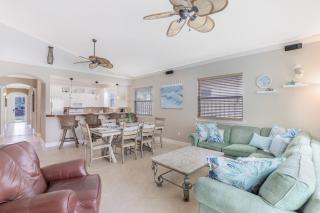 Spacious Beautiful 4 Bed 3 Bath Pool Near Beach - 3