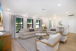 Spacious Pool Home Near Beach with backyard oasis - Naples - 3