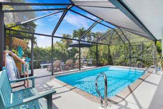 Beachy Haven 3 bed 2Bath Heated Pool Tiki Bar Sleep 6 - 9