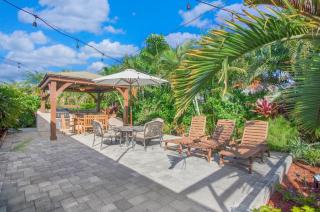 Boutique Bliss at Vanderbilt Beach Outdoor Gazebo - Naples - 9