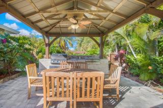 Boutique Bliss at Vanderbilt Beach Outdoor Gazebo - 8
