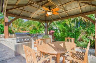 Boutique Bliss at Vanderbilt Beach Outdoor Gazebo - Naples - 7