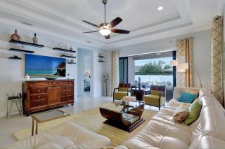 Luxury Abounds at Vanderbilt Beach Pool & Spa - 8