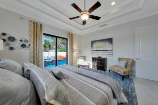 Luxury Abounds at Vanderbilt Beach Pool & Spa - Naples - 6