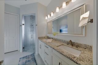 Luxury Abounds at Vanderbilt Beach Pool & Spa - 4