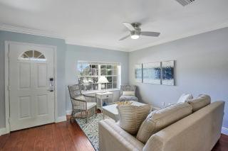 Beach Bike Ride Salt Water Pool Sleeps 10 - Naples - 8