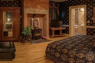 Captain Merry Mansion - East Dubuque - 3