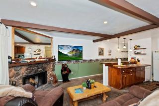 Charming Condo W I Hot Tub & Pet Friendly - Big Bear Lake - 2