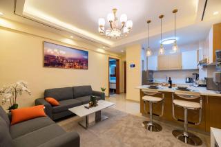 Exquisite 1Bed with Free Parking Gym and Pool - 3