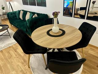 Thomas two bedroom apartment-private parking - 4