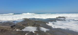 Sunseaker- Beachfront complex with Inverter - Ballito - 8