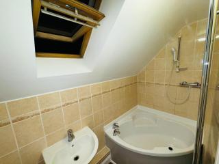 The Bliss Apartment, Self Check-in and FREE Allocated Parking - Southampton - 2