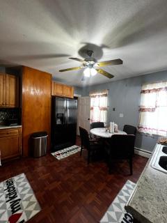 Vintage Room In A Shared House - Sherbrooke - Hartford - 4