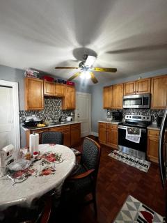 Vintage Room In A Shared House - Sherbrooke - Hartford - 3