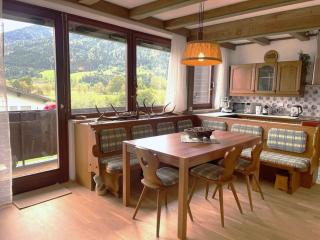 Alpenstück Family Apartment-2 Bedrooms-80 sqm-Free Parking - Zell am See - 0