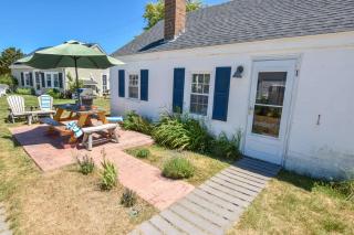 Across from Mayo Beach walk to downtown - Wellfleet - 3