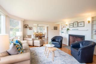 Spacious Home with Sprawling Yard - 4